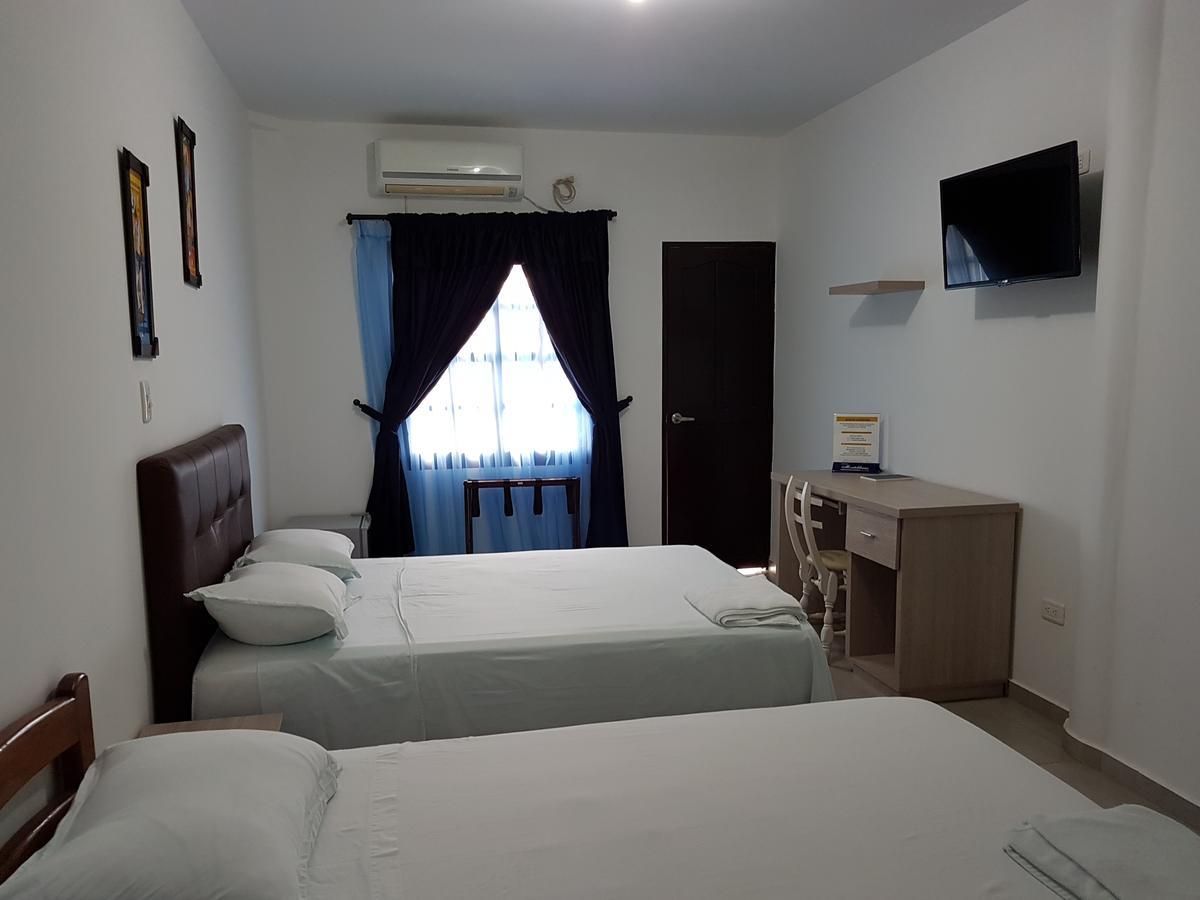 Hotel Plaza Real Монтелибано Экстерьер фото