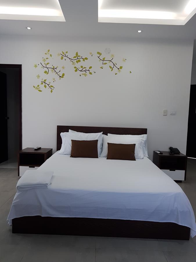 Hotel Plaza Real Монтелибано Экстерьер фото