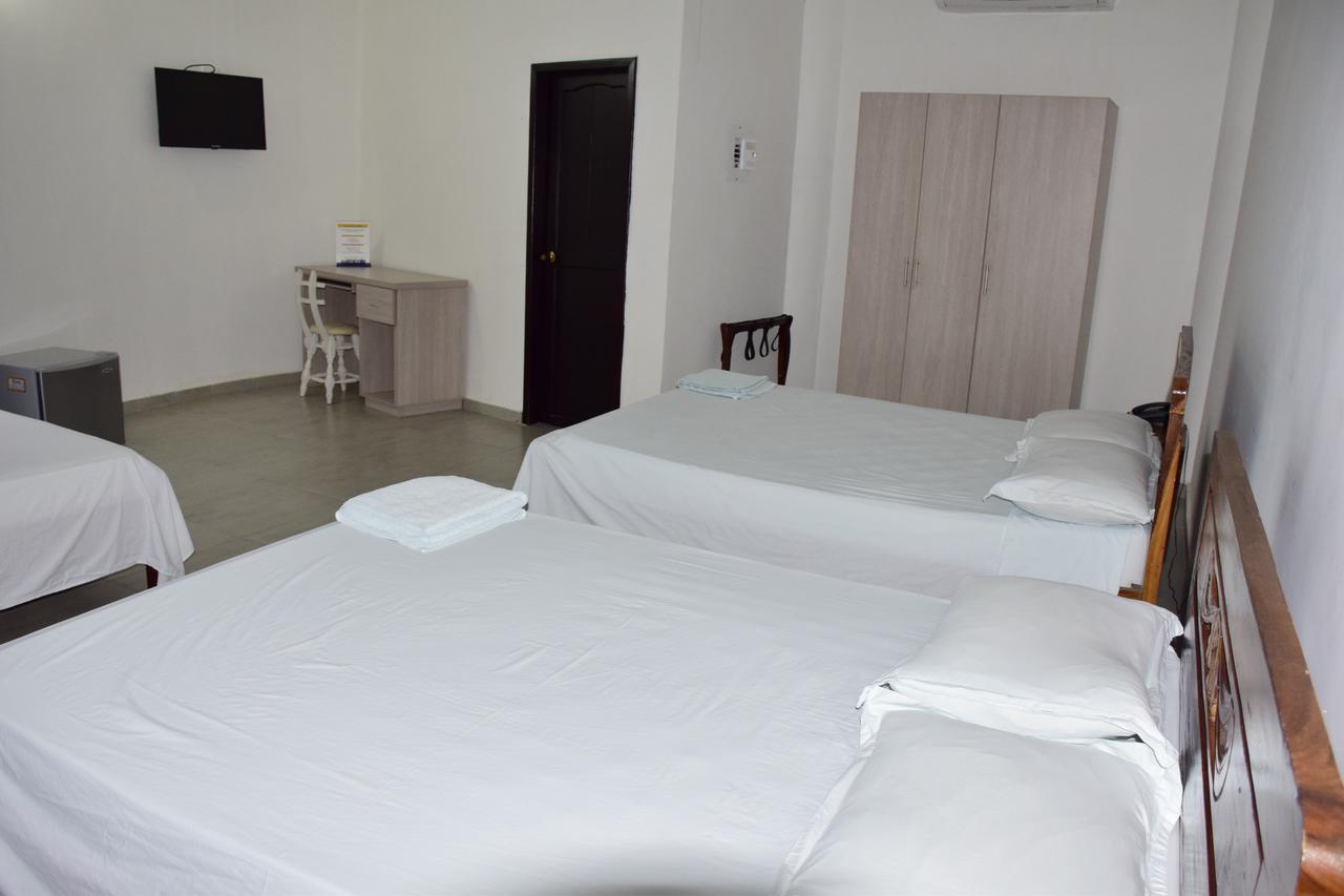Hotel Plaza Real Монтелибано Экстерьер фото