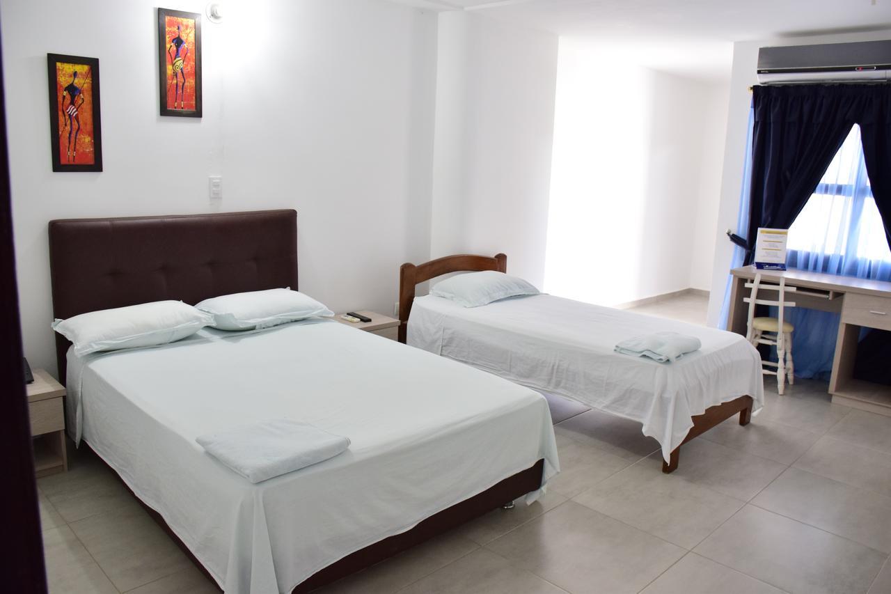 Hotel Plaza Real Монтелибано Экстерьер фото